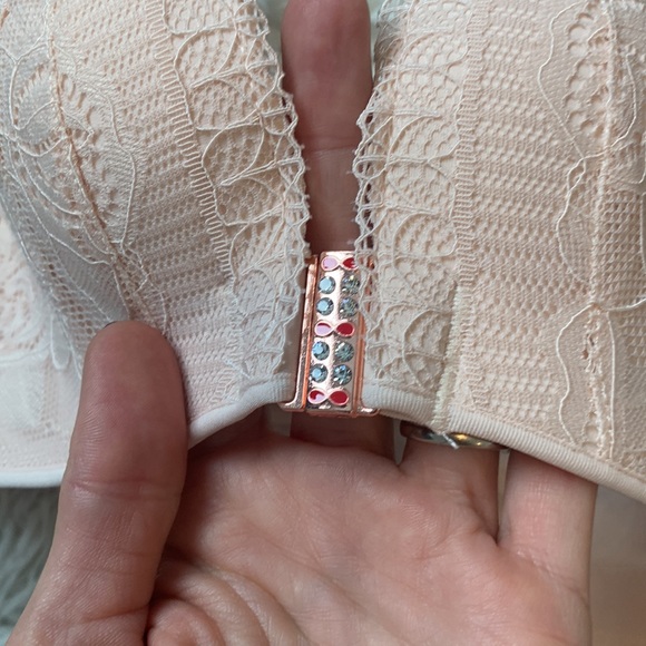 Floral Pink Embroidered Bralette 36B - Picture 4 of 5